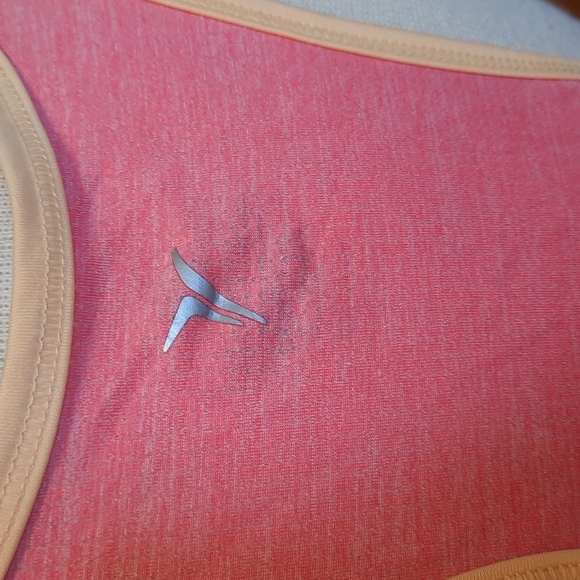 Old Navy Active Top - Picture 3 of 5